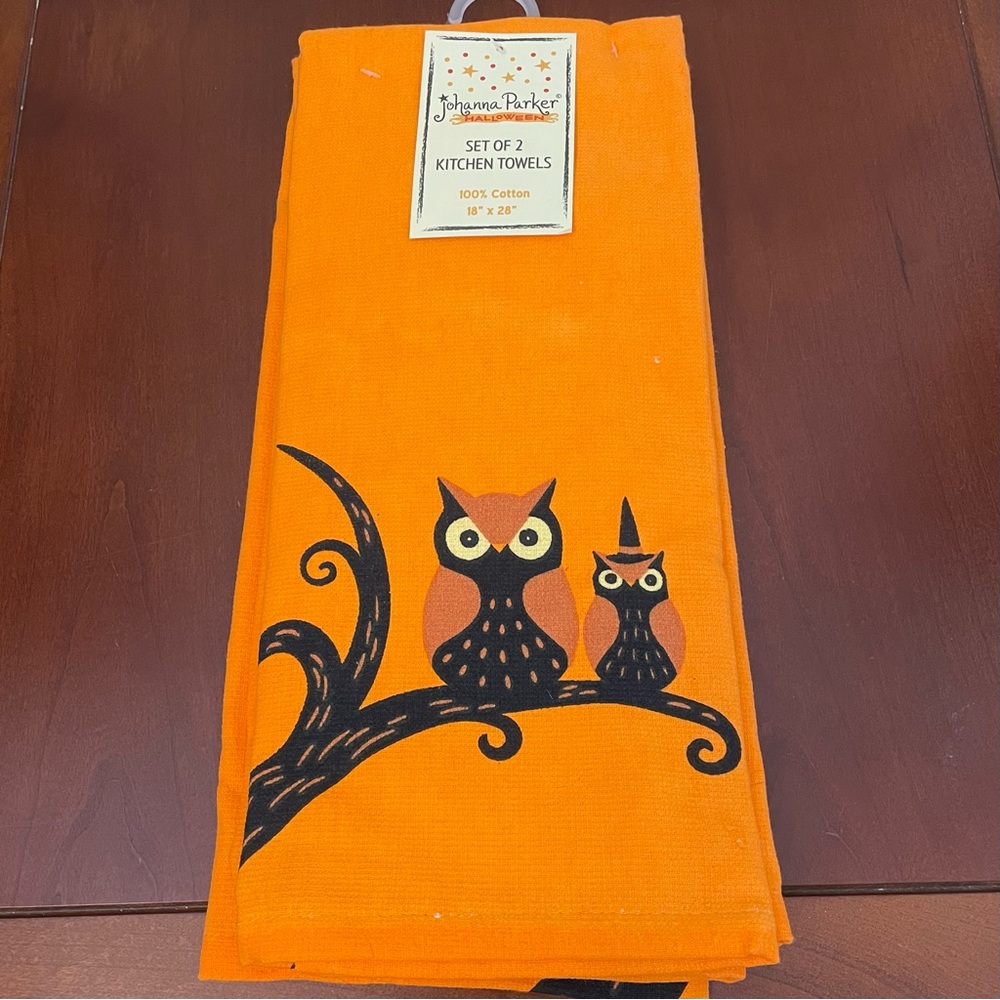 NWT JOHANNA PARKER SET OF 2 OWL TOWELS Hand Tea Kitchen Halloween Fall Orange